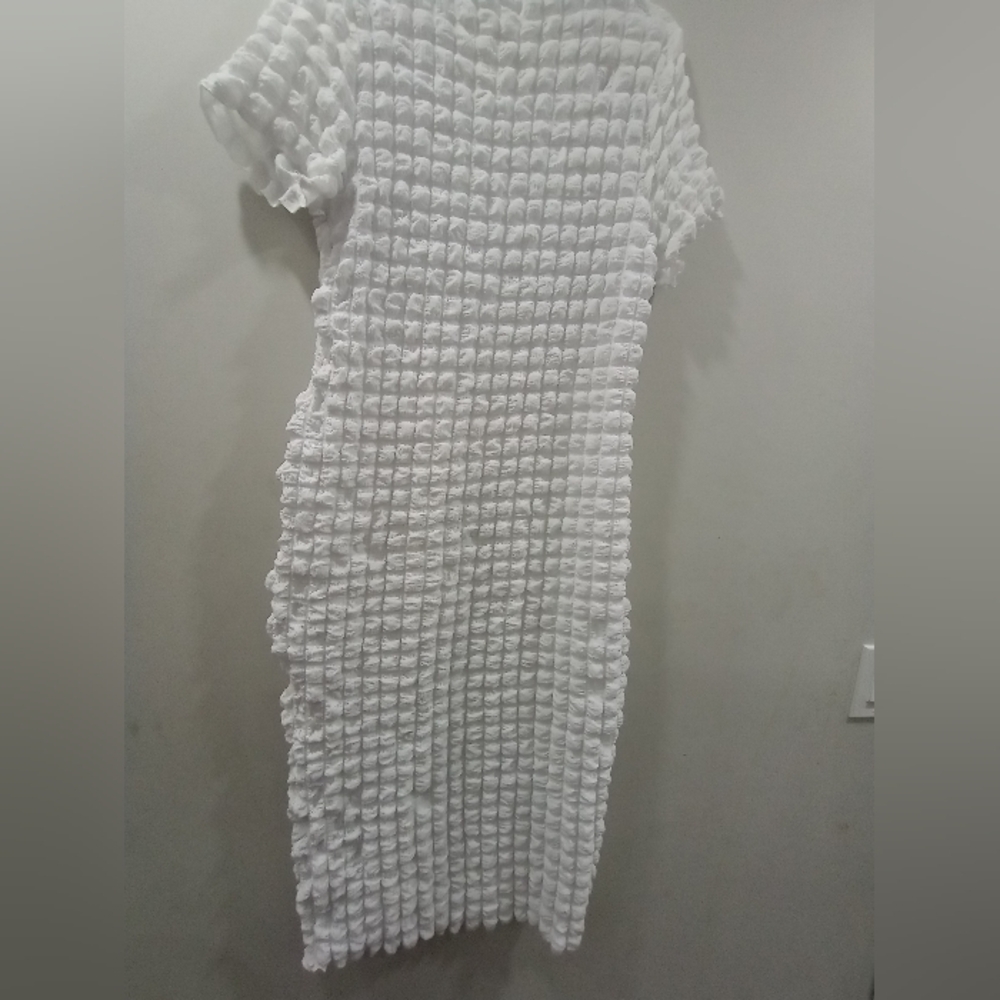 Elegant White Midi Sheath Dress with Crew Neck